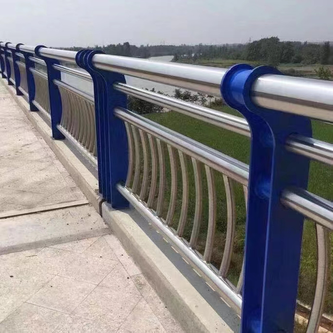 不锈钢复合管栏杆怎么仿生锈