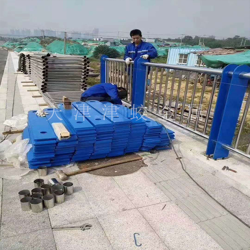 旋转式防撞护栏安全性能和特点